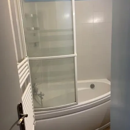 Maison En Duplex Avec Parking Prive Le Mans
