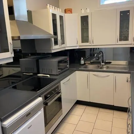 Maison En Duplex Avec Parking Prive Hébergement de vacances *